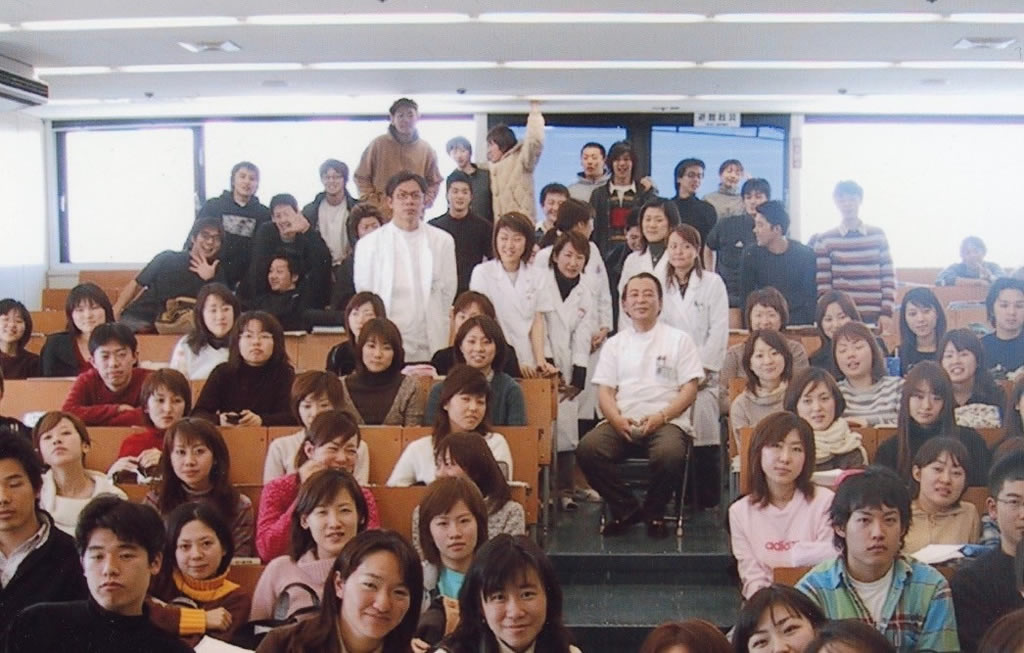 昭和大学歯科矯正学科勤務、(元)准教授・客員教授